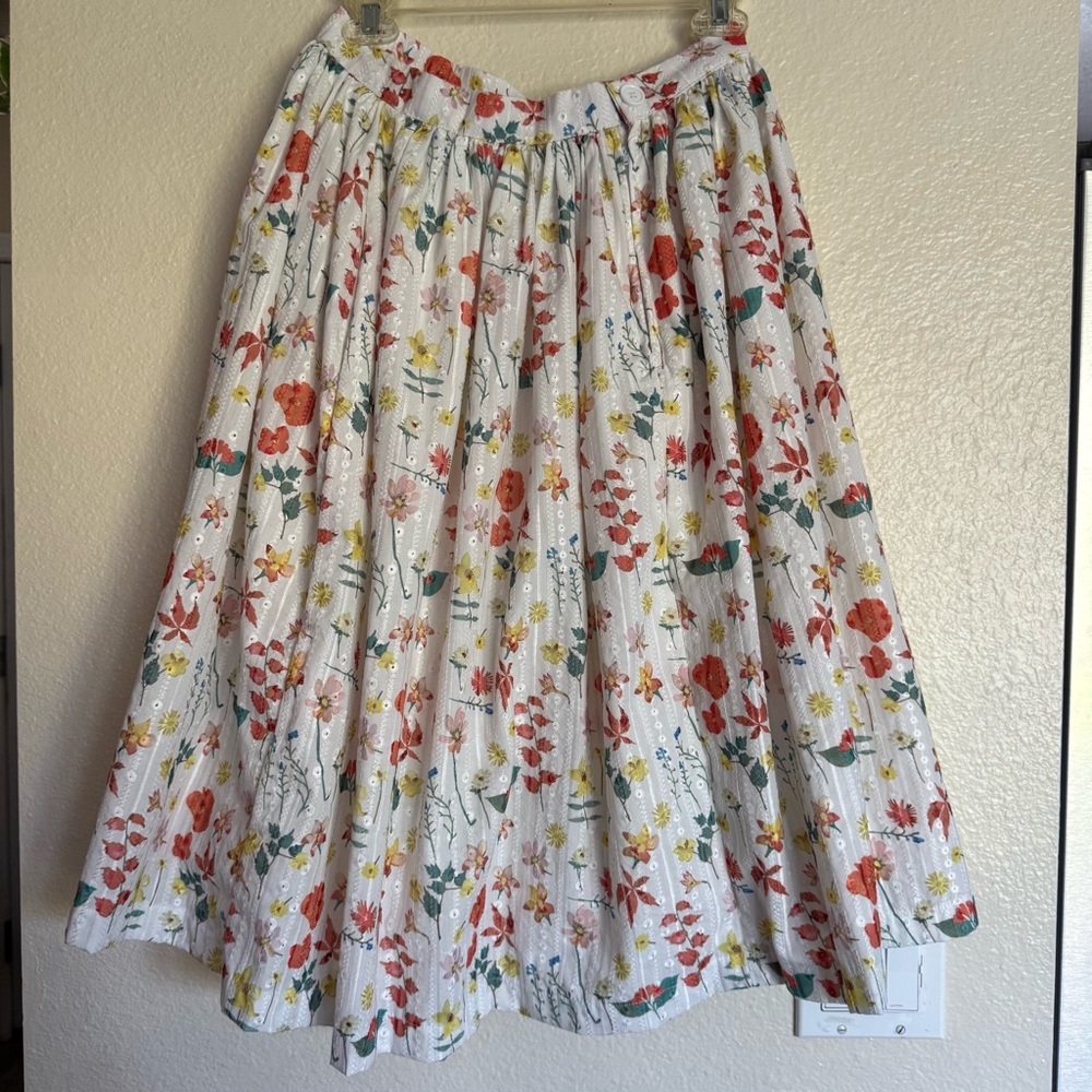 Magnolia Place White Floral Midi Skirt with Red, Green & Yellow Floral - Picture 3 of 7